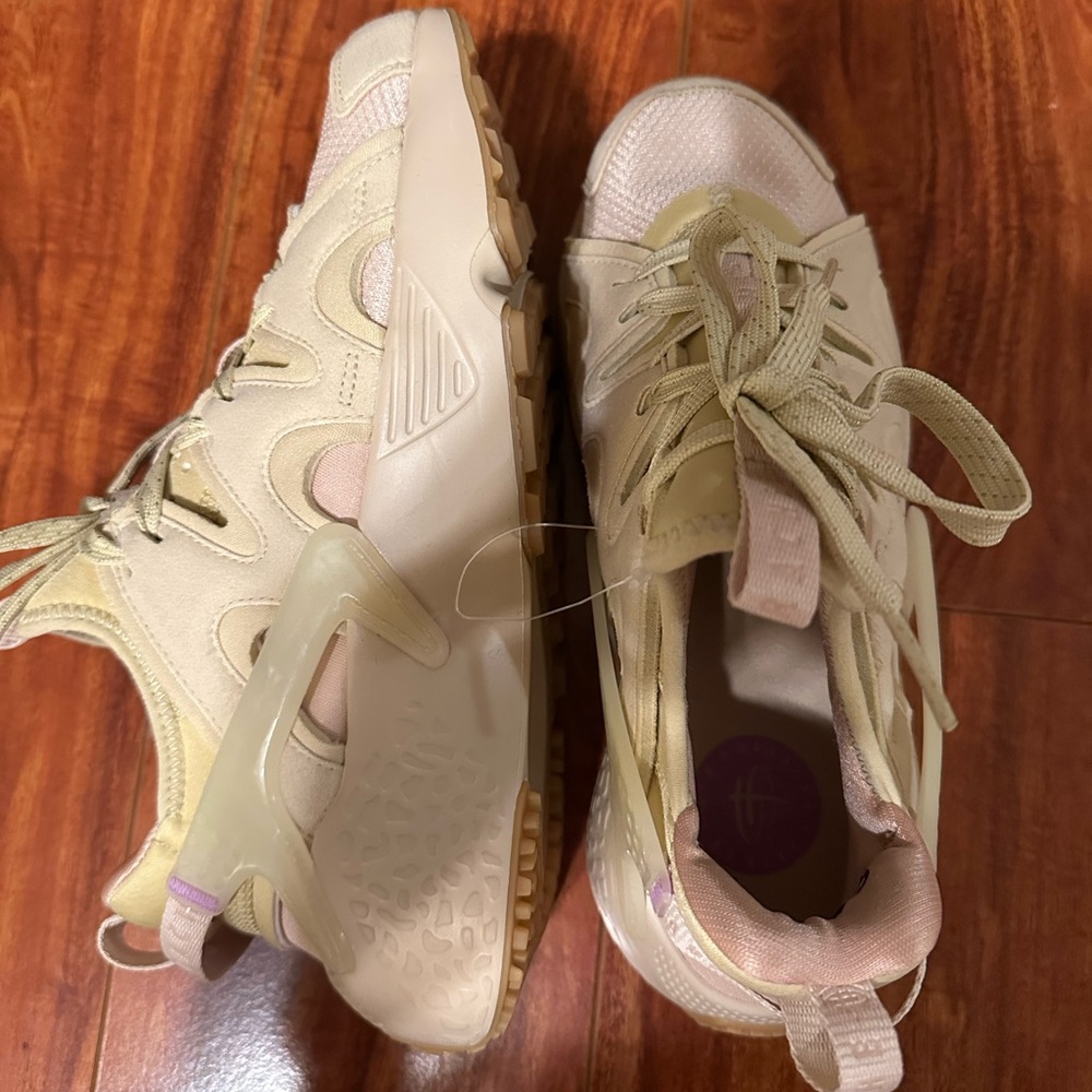 Nike women’s air huarache craft size 7